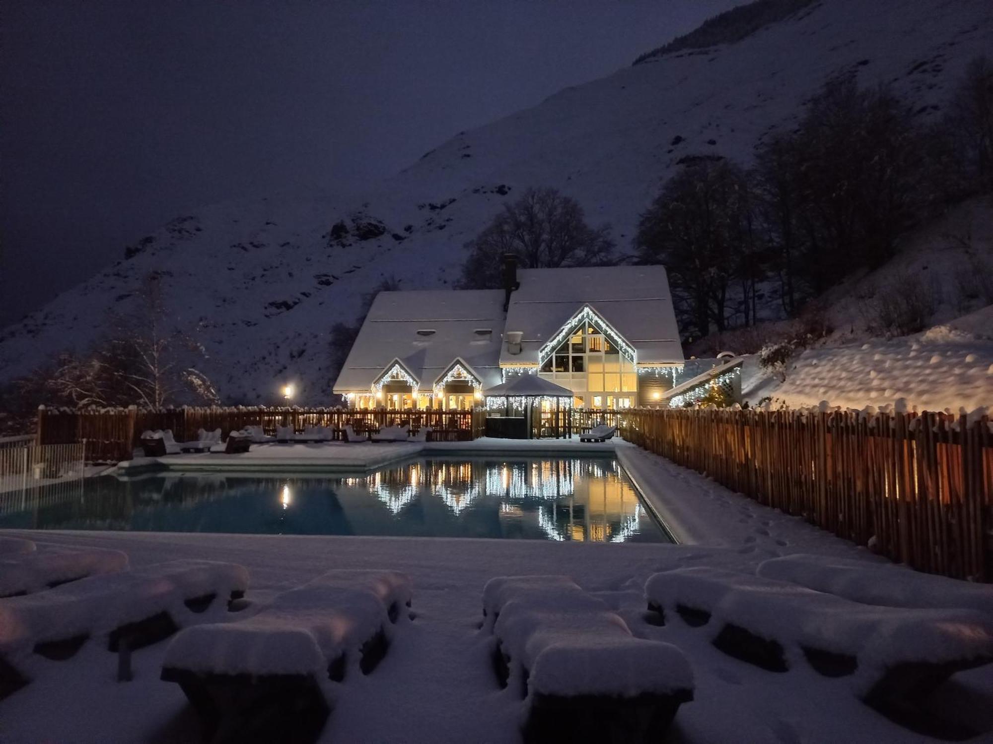 ISKÖ BaseCamp&Hôtel Gourette Exterior foto